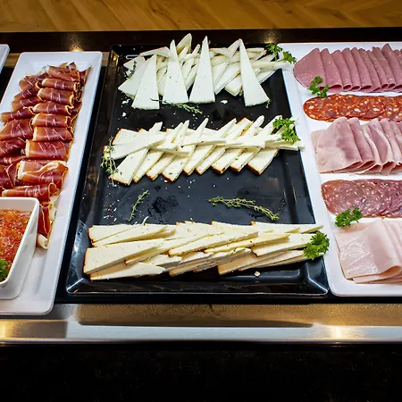 Ξενοδοχείο Taimar 4*